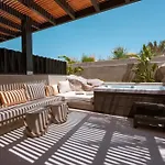 Noir Mykonos Semesteranläggning (resort) *