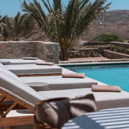 Noir Mykonos *